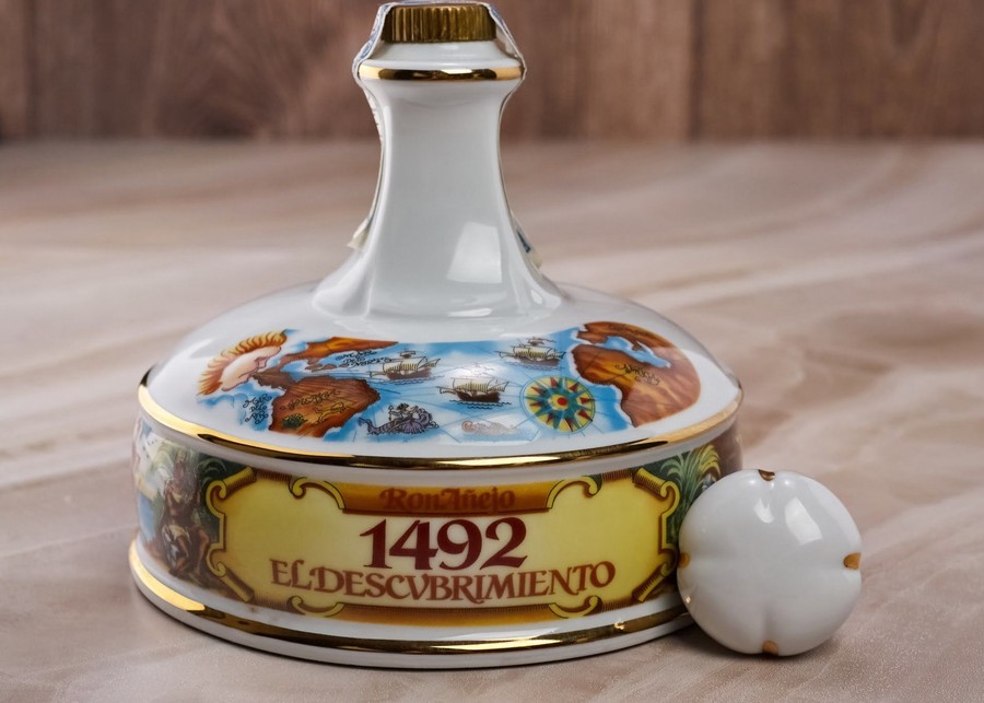 /rum/bottle/el-descubrimiento-1942-venezuela-la-florida-ceramic-decanter
